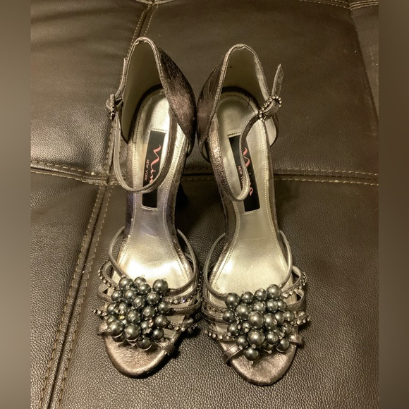 Women’s Silver Shoes - Picture 4 of 12